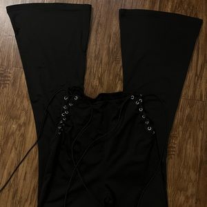 black flare pants 🖤